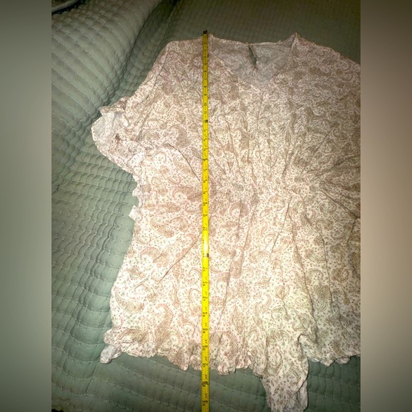 Lush Soft Patterned sage cream brown romper. Size Medium. VGUC. - Picture 13 of 14